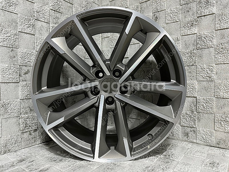 (판매)아우디 A7 (C8) 20인치 반광 건메탈 투톤 순정휠 195만--0